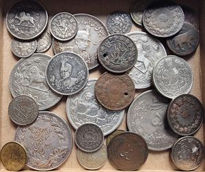 Iran, Kingdom, Very good lot with 28 older coins in nice grades, many different types including scarcer items and many higher grades... 