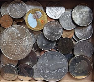 World, Mixed Countries, Very good lot with 45 modern coins in nice grades, many different types including scarcer items and many higher grades... 