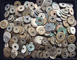 China, Various Provinces, Big lot with ca 1000 ancient Chinese copper or brass cash coins in various conditions including scarcer items...