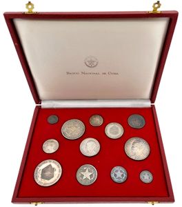 Cuba, First Republic, Private coin set with 12 different older silver coins in a special red box, all XF/UNC including scarcer items...