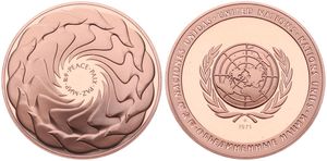 United Nations, Monetary Unity, Medal in Bronze 1971, Peace - Paix - Paz - -, Circle formed by 14 flying peace doves / Globe within wreath and circle, PROOF