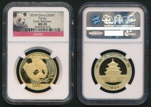 China, Peoples Republic, 500 Yuan Gold 2018, Panda holding a bamboo branch in his paw, KM New, NGC Graded MS70 (*)