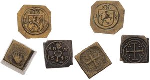 Belgium, Kingdom, Antwerpen & Others, Very good lot with 3 different items; 2 Coin Weights from Antwerp and a RARE ancinet entrance to the Basilique St. Lambert, VF/XF