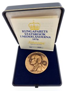 Sweden, Kingdom, Carl XVI Gustaf, Medal in Bronze 1976 by E. Hagstrom, Official Visit to the Netherlands on 25-27 oktober 1976, UNC (Comes in original box with certificate)
