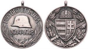 Hungary, Regency Coinage, Nicolas Horthy, Medal in Silver Plated Tombac 1914-1918 by K.S. Zsigmond, Crowned shield and two crossed swords / Military steel helmet, A.UNC