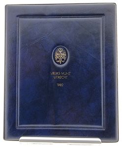 Netherlands, Kingdom, Beatrix, Official Annual Proof Set 1982 (5) in original packaging, KM PS27, PROOF (including Special Medal) 