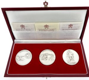 Vatican City, City State, Medal Set (3) in Silver 1992-1994 by Gianni Contri, The Vatican Museums, Famous paintings from Michelangelo / Views on the Vatican Museum, UNC in original box