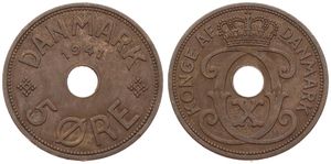 Faeroe Islands, Danish Dependency, 5 Ore Bronze 1941, Crowned Monogram around center hole, KM 3, SCARCE, XF
