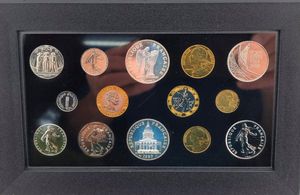 France, Republic, Official Annual Specimen FDC Set 1989 (14) in original packaging, KM SS27, UNC (Including 10 Francs Montesquieu)