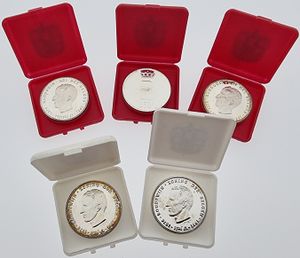 Belgium, Kingdom, Baudouin I, Good lot with 5 silver 250 Francs coins 1976 in PROOF and in original packaging