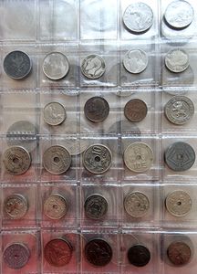 Belgium, Kingdom, Album with a nice collection of 151 Belgian coins in various grades, many different dates and some better items included !