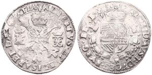 Spanish Netherlands, Albrecht & Isabella, 1/2 Patagon Silver 1617, Crowned arms within circle / Cross with crown and golden fleece, VH 620.AN - Antwerp, VF