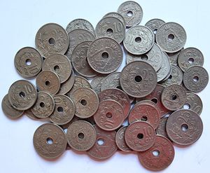 Belgium, Kingdom, Albert I, Good lot with 52 older Copper-Nickel coins in various grades. Mostly different dates including some better items...